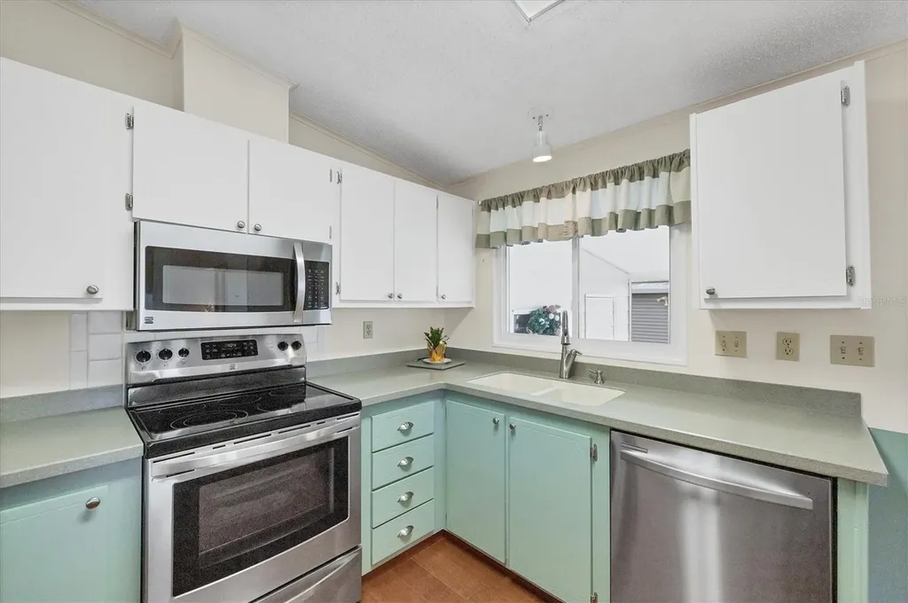 827 Tangerine Woods Boulevard Englewood FL 34223