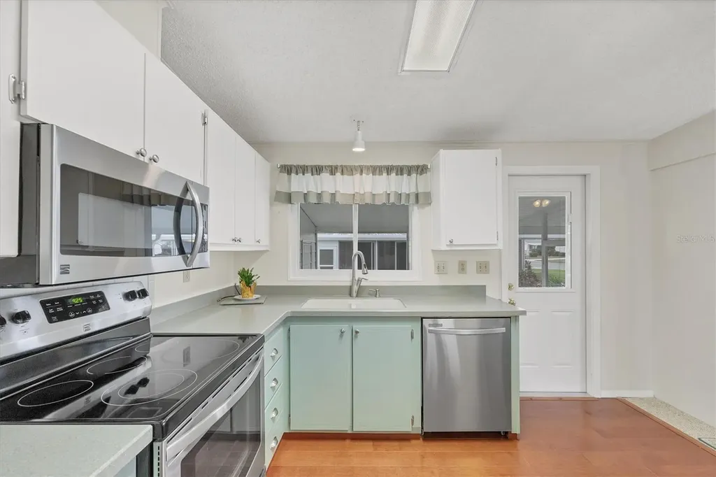 827 Tangerine Woods Boulevard Englewood FL 34223
