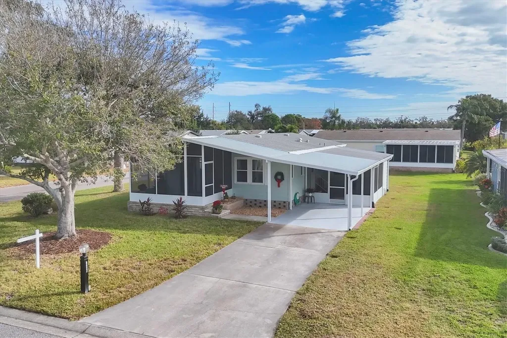 827 Tangerine Woods Boulevard Englewood FL 34223