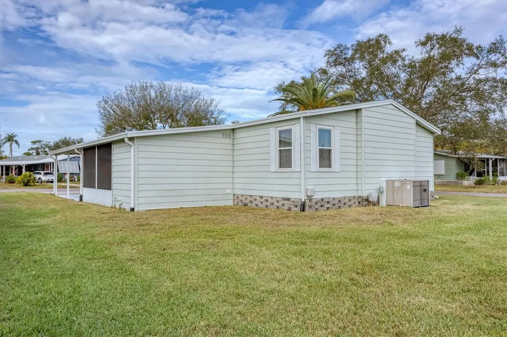827 Tangerine Woods Boulevard Englewood FL 34223