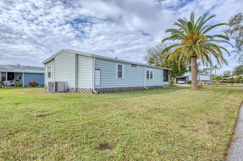 827 Tangerine Woods Boulevard Englewood FL 34223