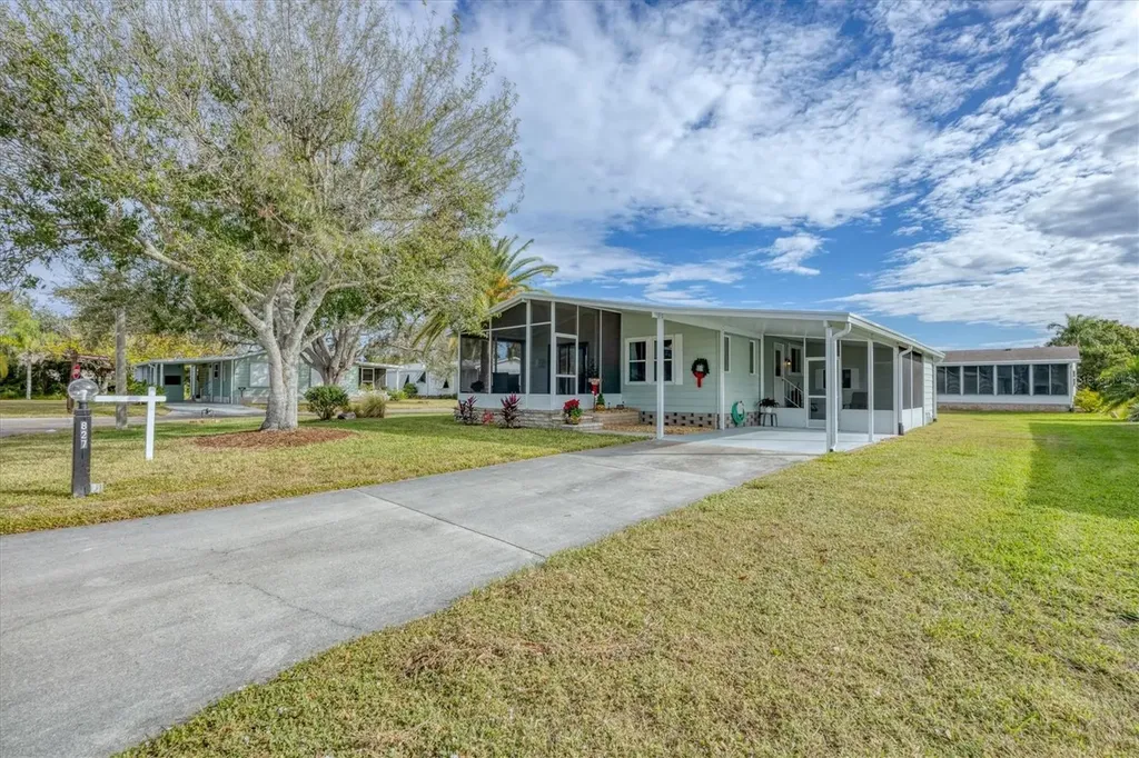 827 Tangerine Woods Boulevard Englewood FL 34223
