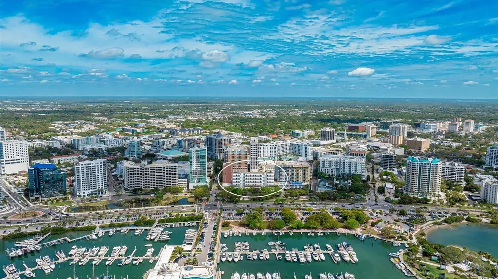 33 S Gulfstream Avenue Sarasota FL 34236