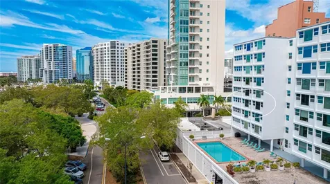 33 S Gulfstream Avenue Sarasota FL 34236