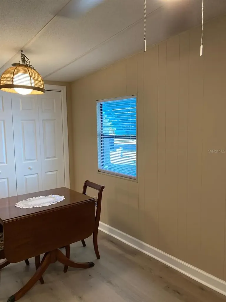 2824 Manatee Road Tavares FL 32778