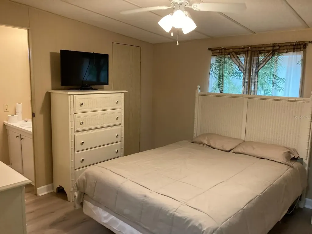 2824 Manatee Road Tavares FL 32778
