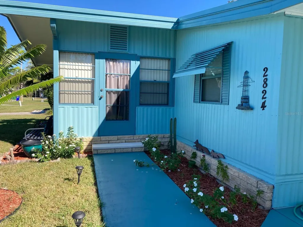 2824 Manatee Road Tavares FL 32778