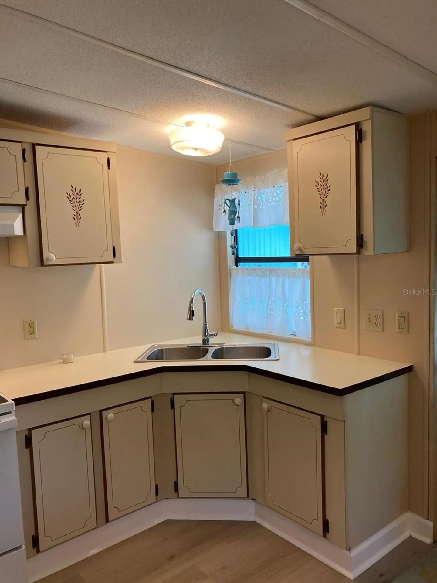 2824 Manatee Road Tavares FL 32778