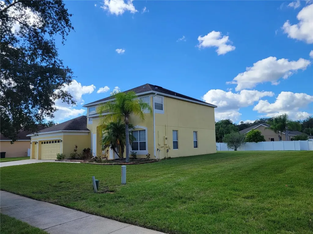 3145 Twisted Oak Loop Kissimmee FL 34744