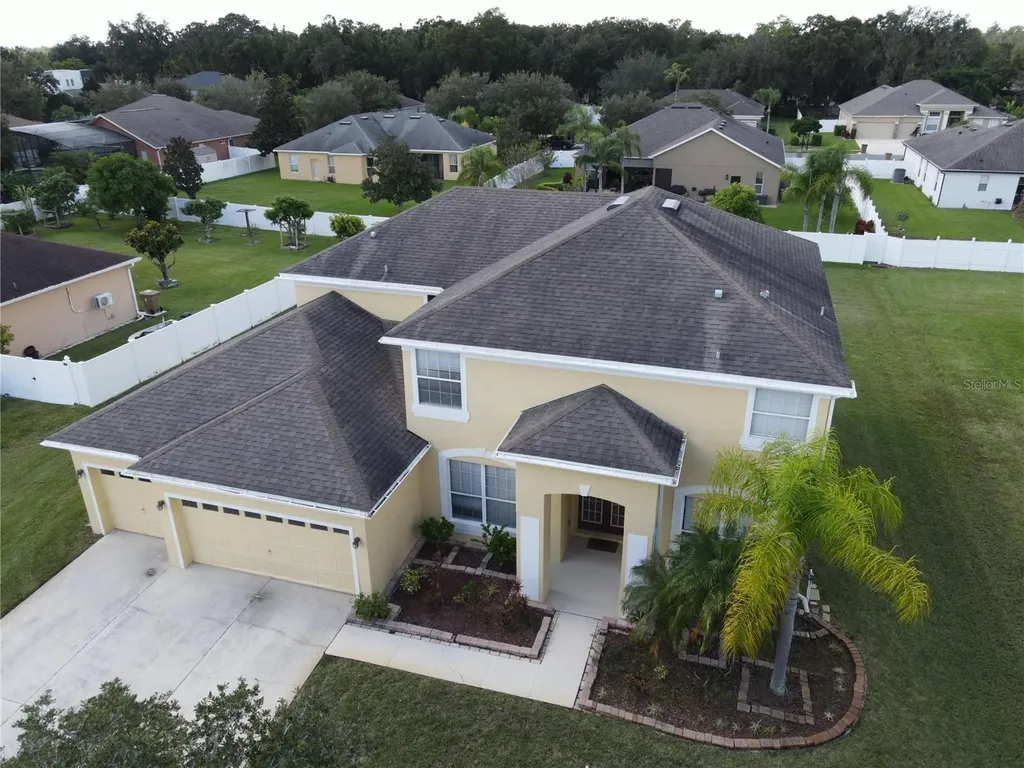 3145 Twisted Oak Loop Kissimmee FL 34744