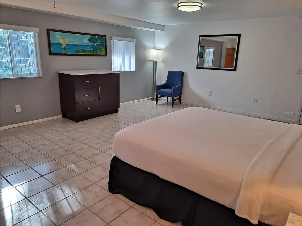 6050 57th St Petersburg FL 33709