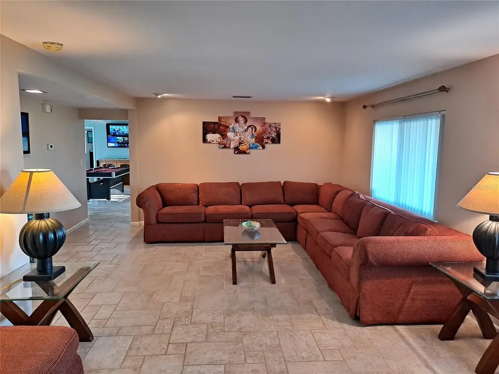 6050 57th St Petersburg FL 33709
