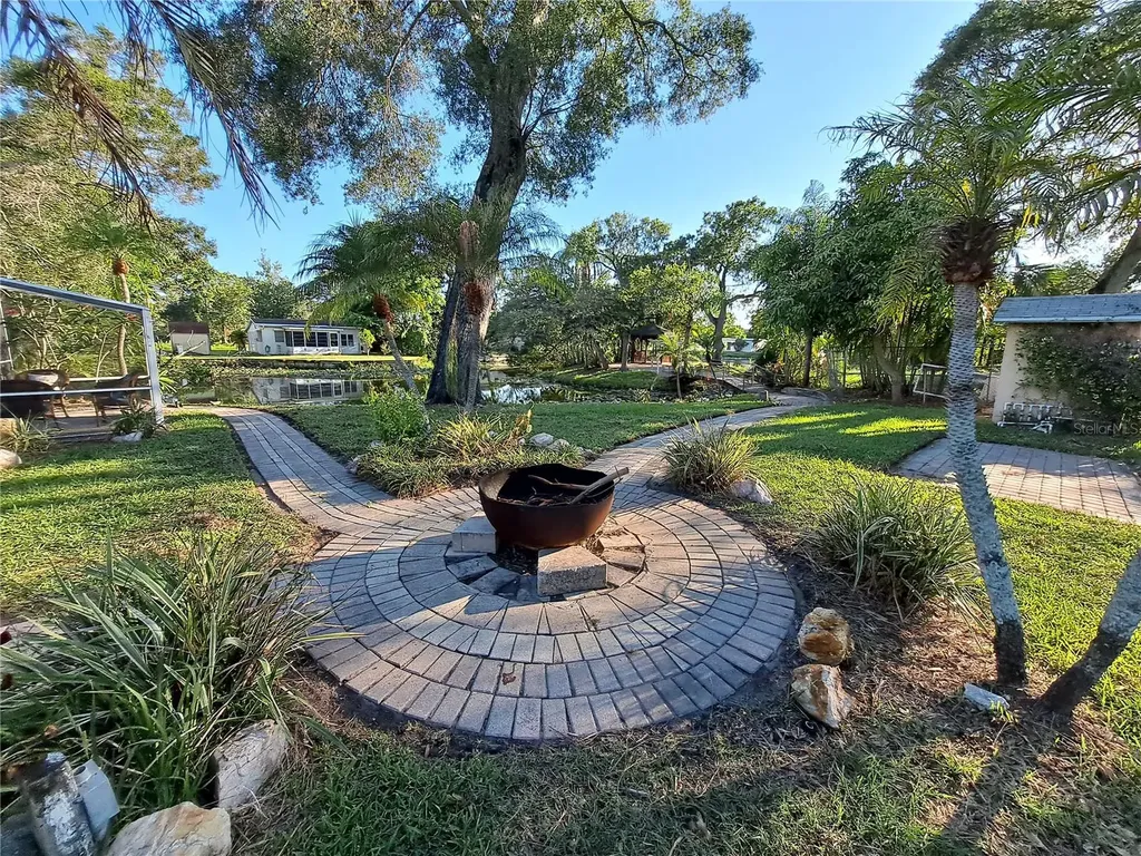 6050 57th St Petersburg FL 33709