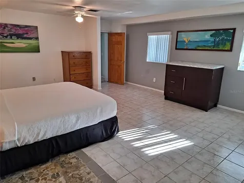 6050 57th St Petersburg FL 33709
