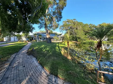 6050 57th St Petersburg FL 33709