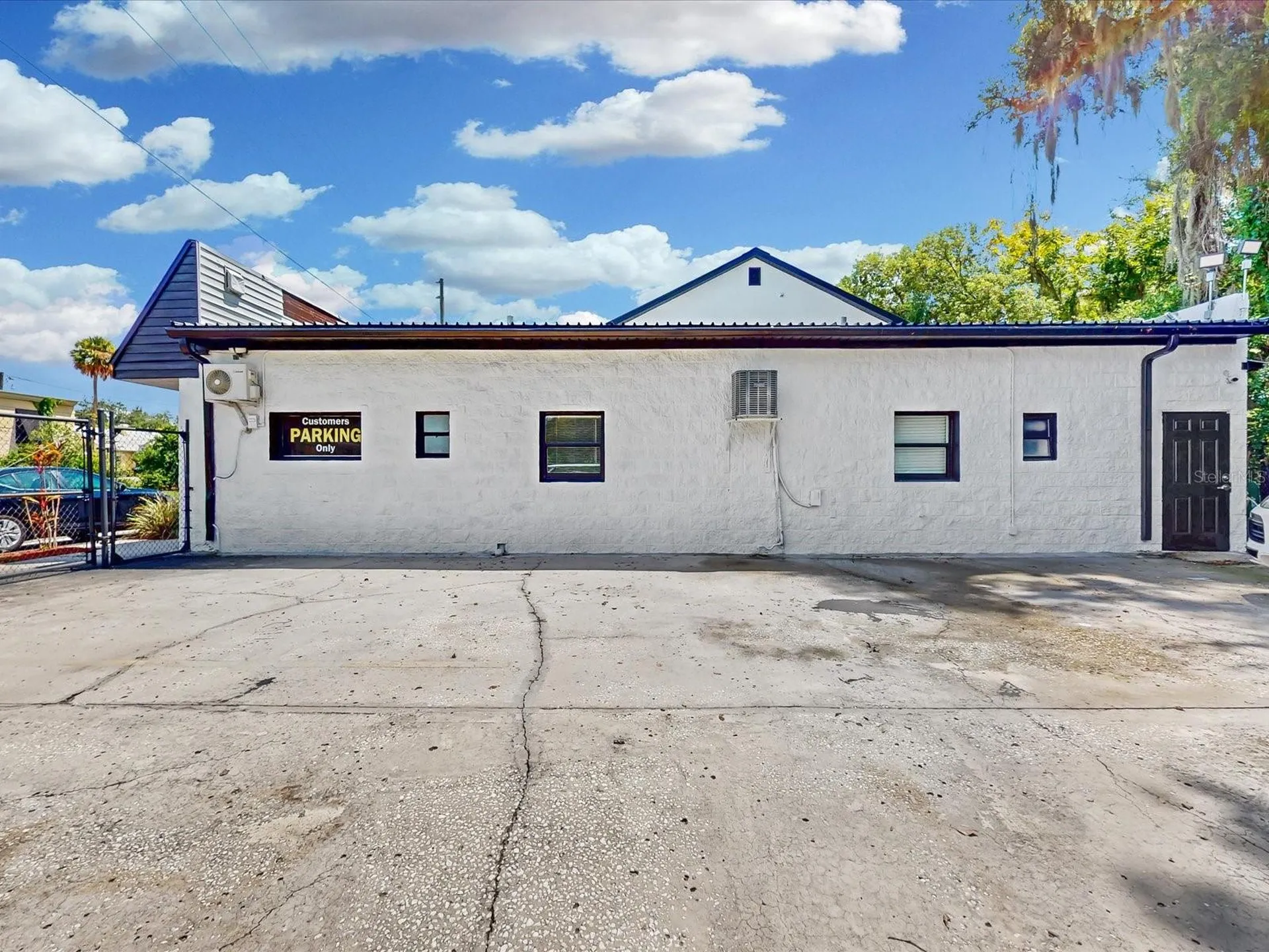 18 W Bass Street Kissimmee FL 34741