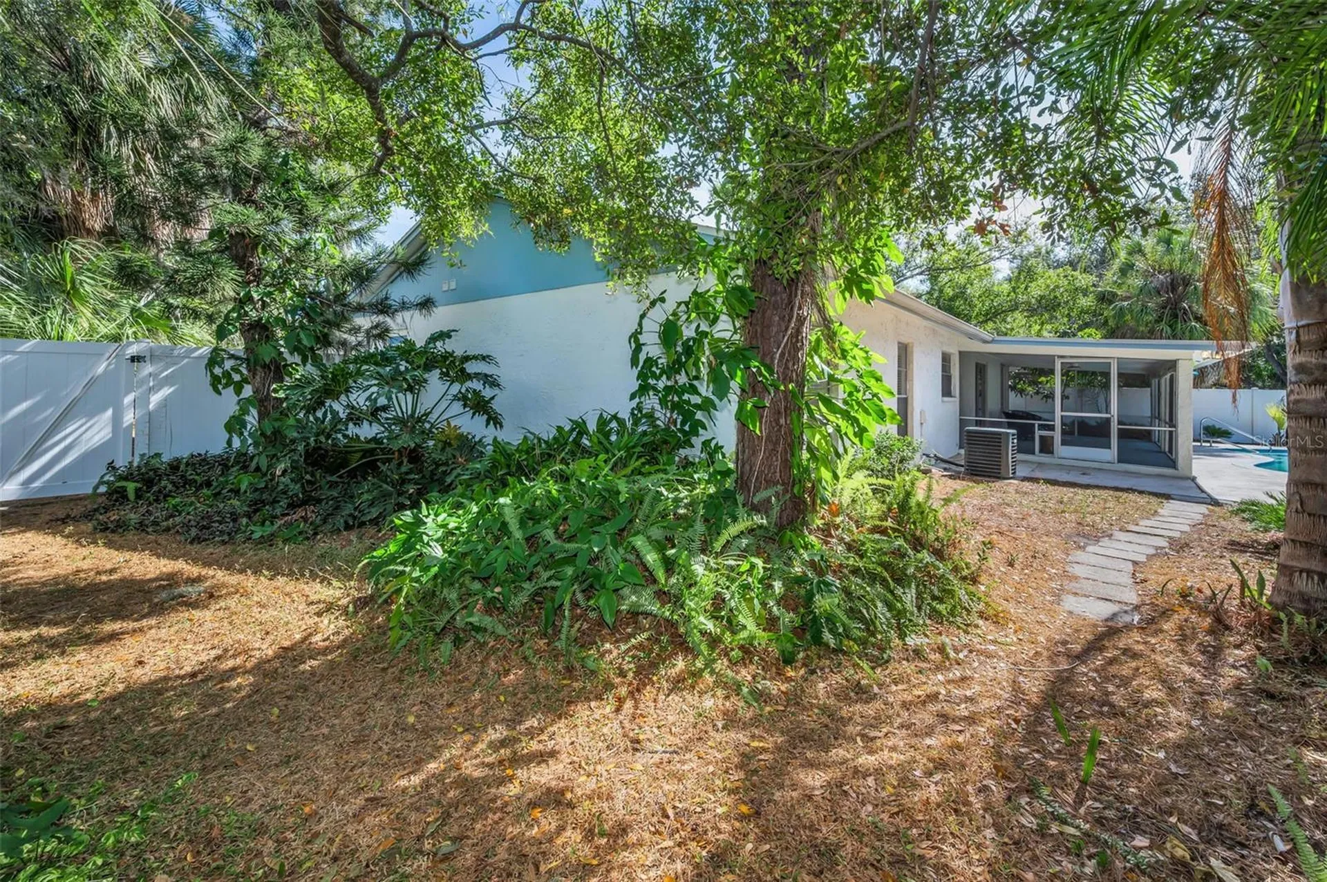 7404 Clearview Drive Tampa FL 33634
