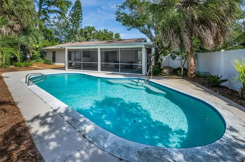 7404 Clearview Drive Tampa FL 33634