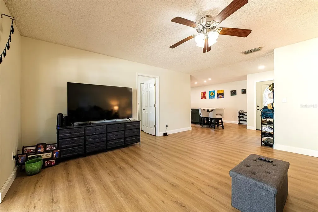 6401 Cedarbrook Drive S Pinellas Park FL 33782