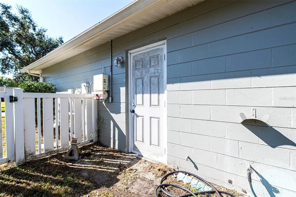 6401 Cedarbrook Drive S Pinellas Park FL 33782