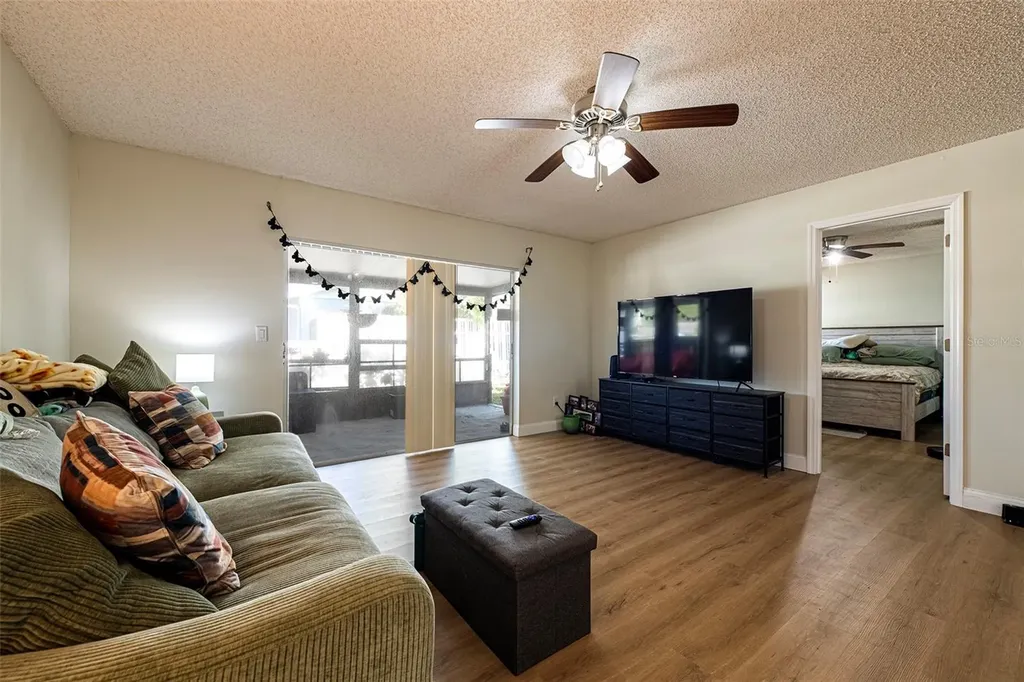 6401 Cedarbrook Drive S Pinellas Park FL 33782