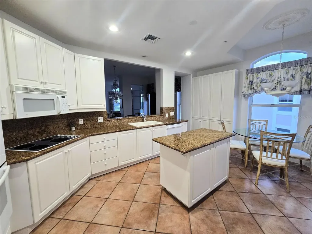 5450 Eagles Point Circle Sarasota FL 34231