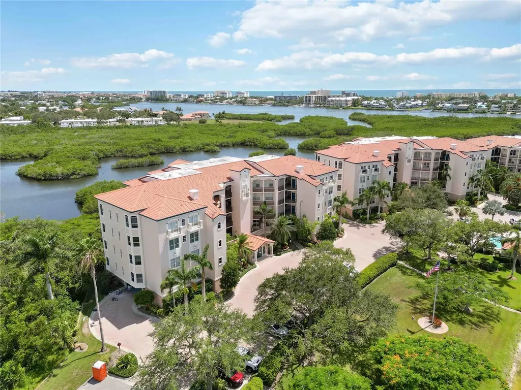 5450 Eagles Point Circle Sarasota FL 34231
