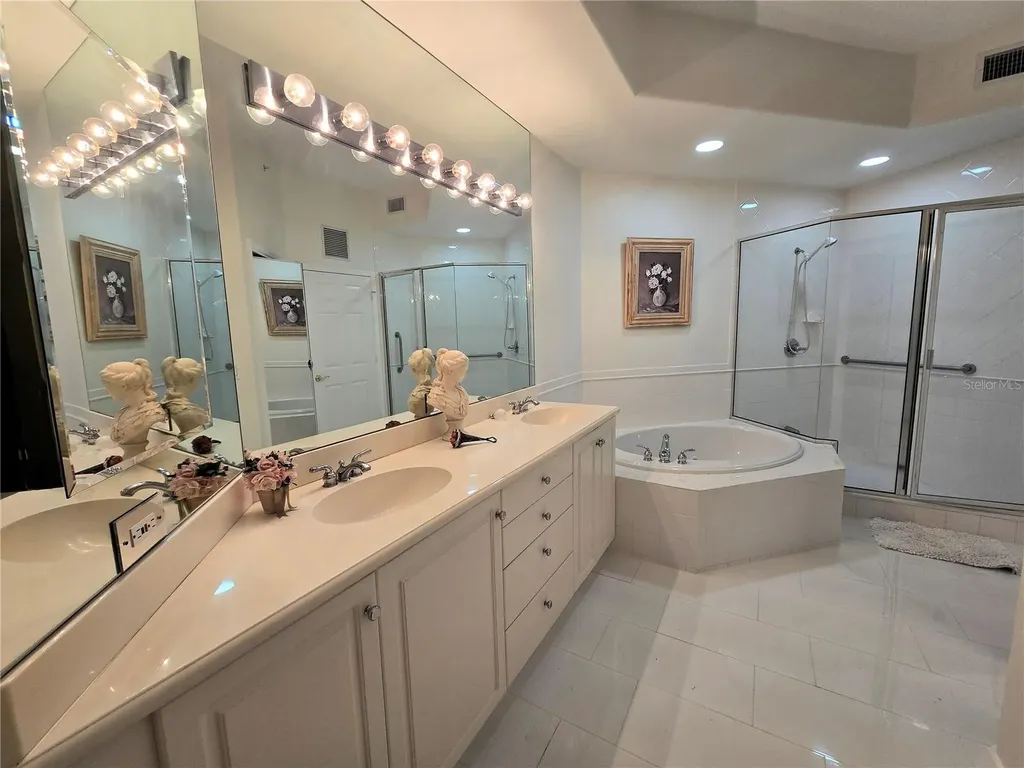 5450 Eagles Point Circle Sarasota FL 34231