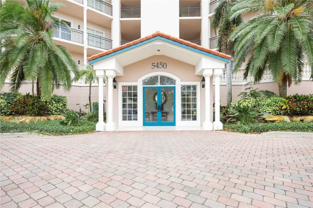 5450 Eagles Point Circle Sarasota FL 34231