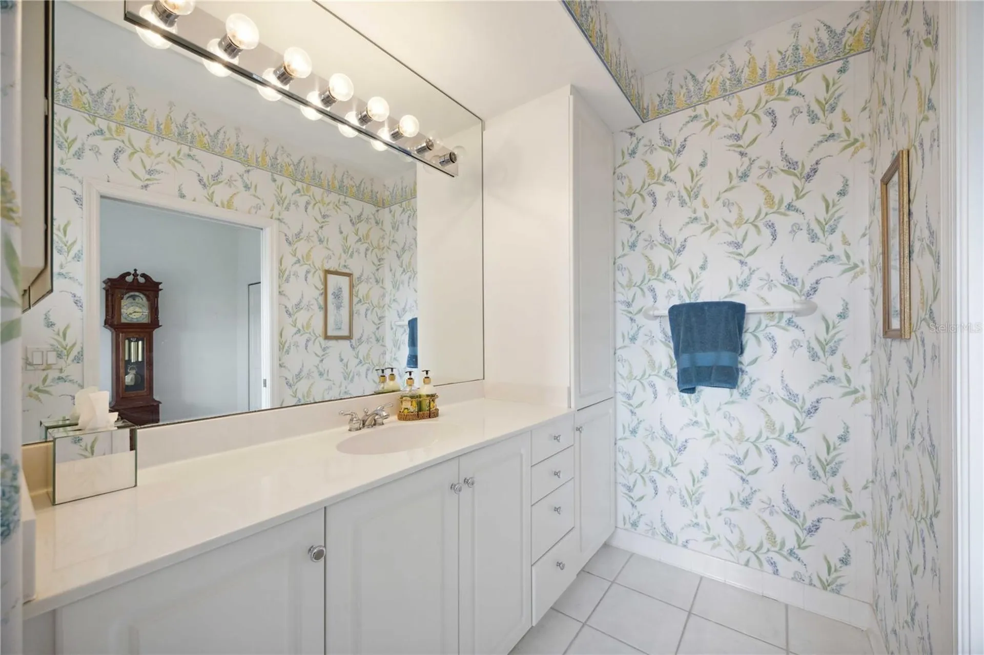 5450 Eagles Point Circle Sarasota FL 34231