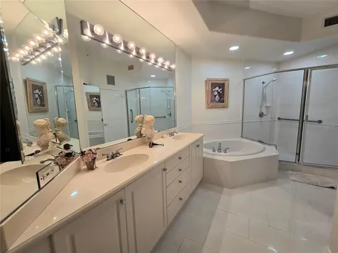 5450 Eagles Point Circle Sarasota FL 34231