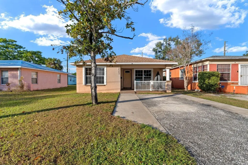 2563 13th Avenue S St Petersburg FL 33712