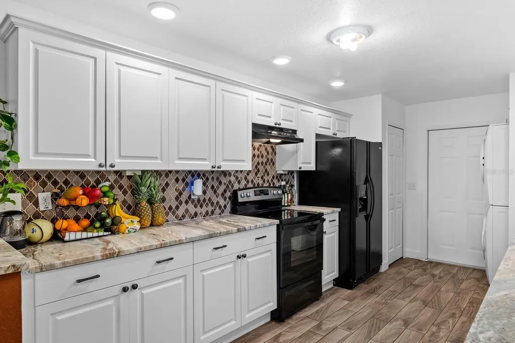 2563 13th Avenue S St Petersburg FL 33712
