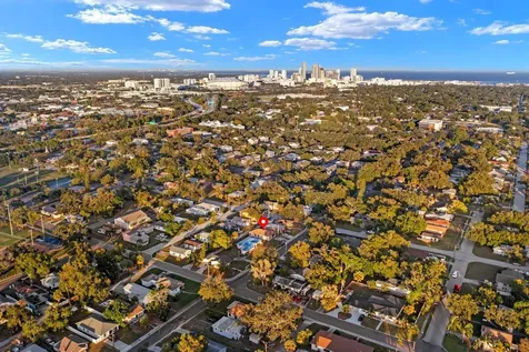 2563 13th Avenue S St Petersburg FL 33712