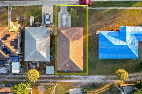 2563 13th Avenue S St Petersburg FL 33712