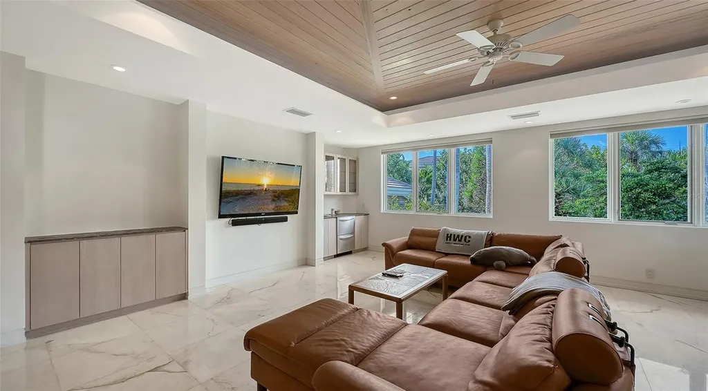 510 Harbor Gate Way Longboat Key FL 34228