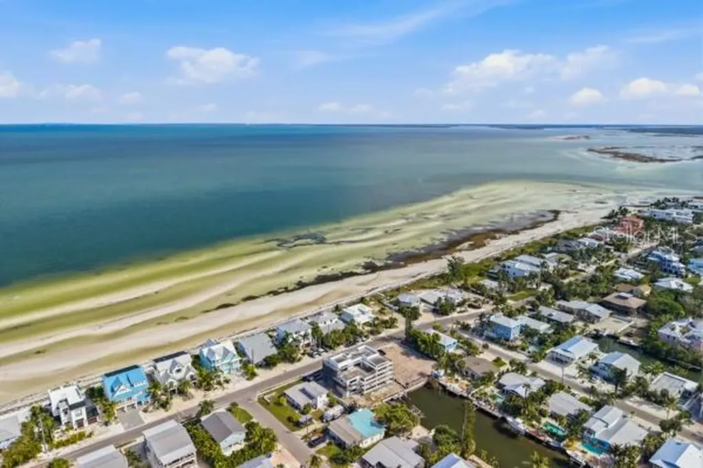 527 Bayview Place Anna Maria FL 34216