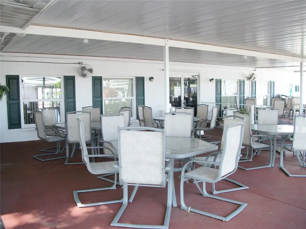 82267 2nd Avenue N Pinellas Park FL 33781