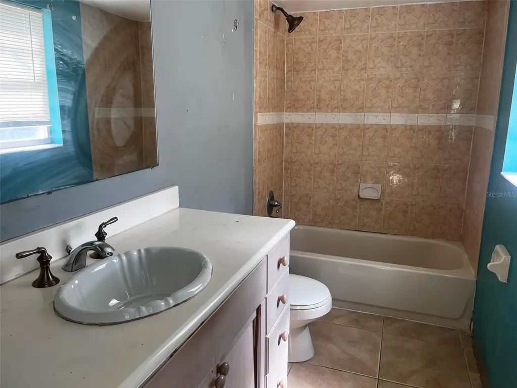 431 Ball Court Kissimmee FL 34759