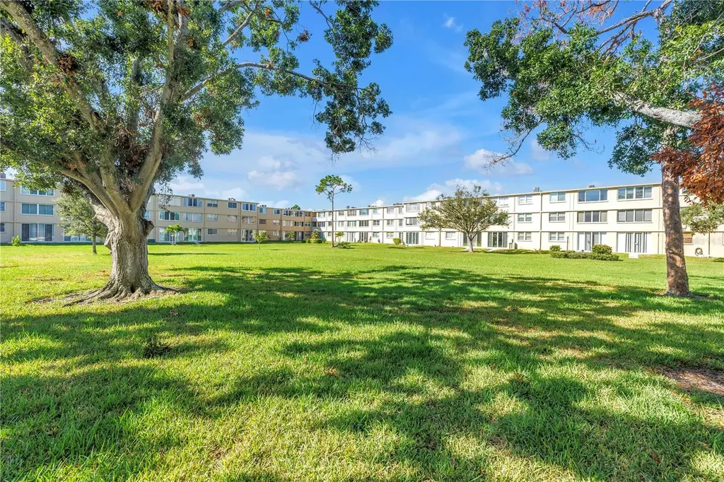 5095 Bay Street NE St Petersburg FL 33703