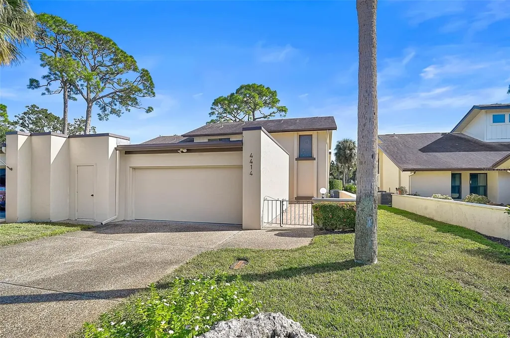 4414 La Jolla Drive Bradenton FL 34210
