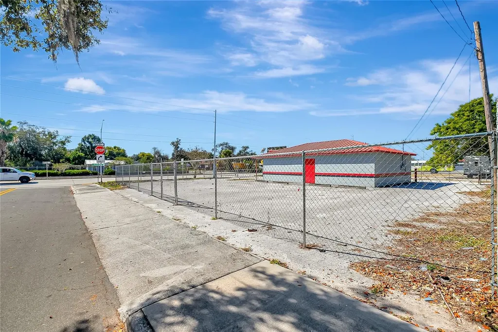 305 & 309 W Memorial Boulevard Lakeland FL 33801