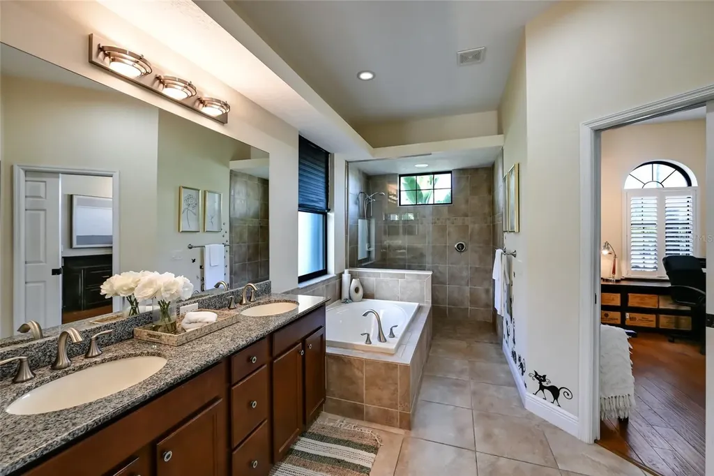 525 Mast Drive Bradenton FL 34208