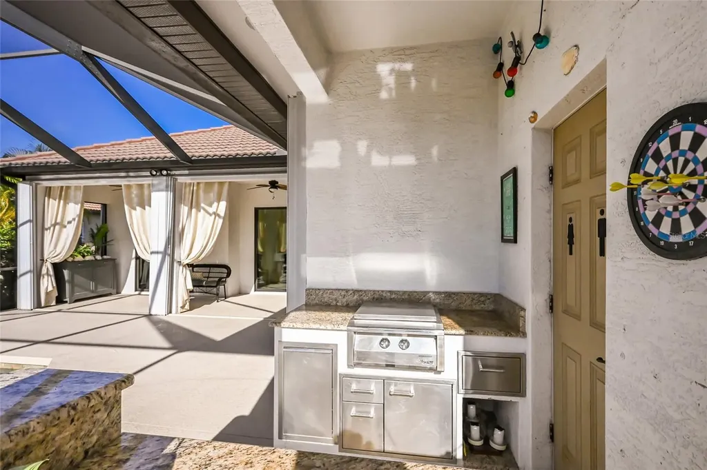 525 Mast Drive Bradenton FL 34208
