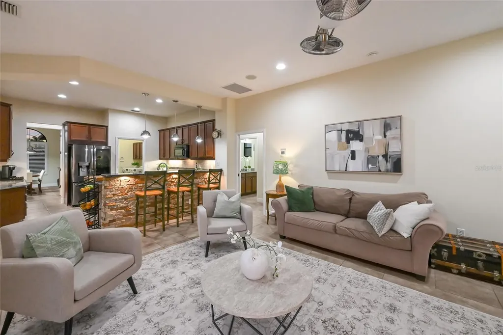 525 Mast Drive Bradenton FL 34208