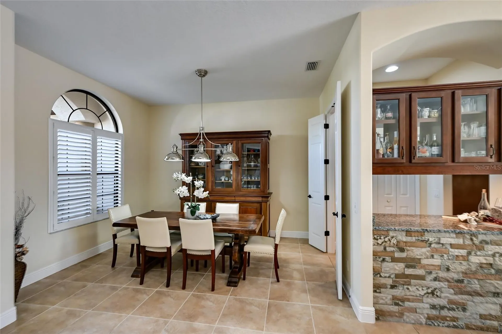 525 Mast Drive Bradenton FL 34208
