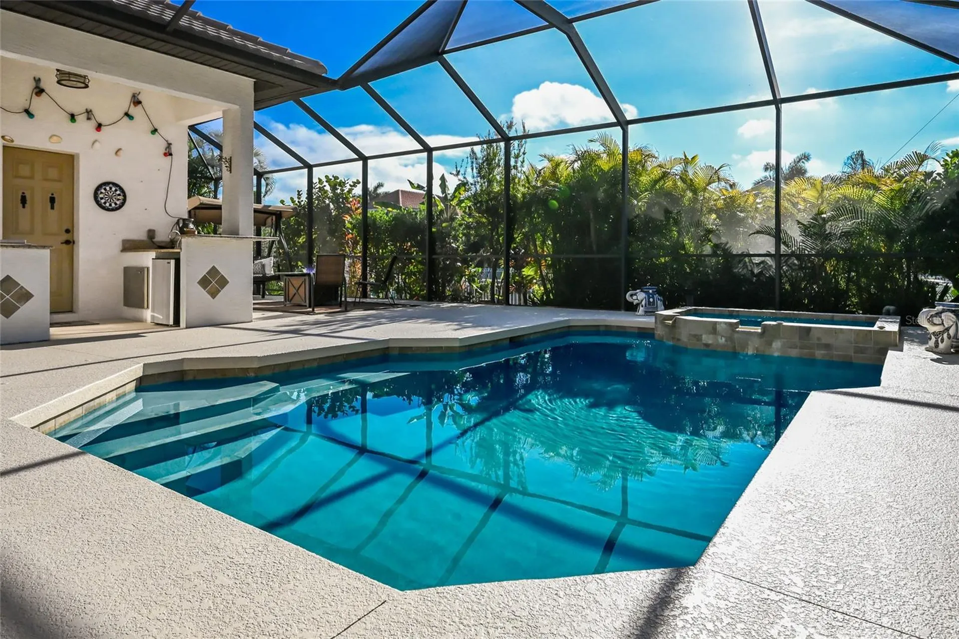 525 Mast Drive Bradenton FL 34208