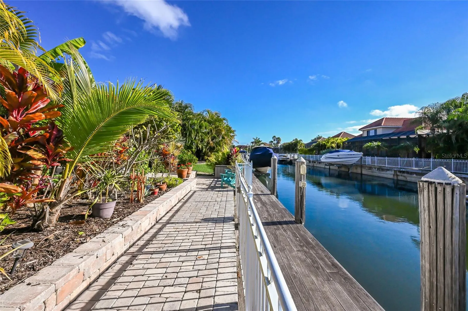 525 Mast Drive Bradenton FL 34208