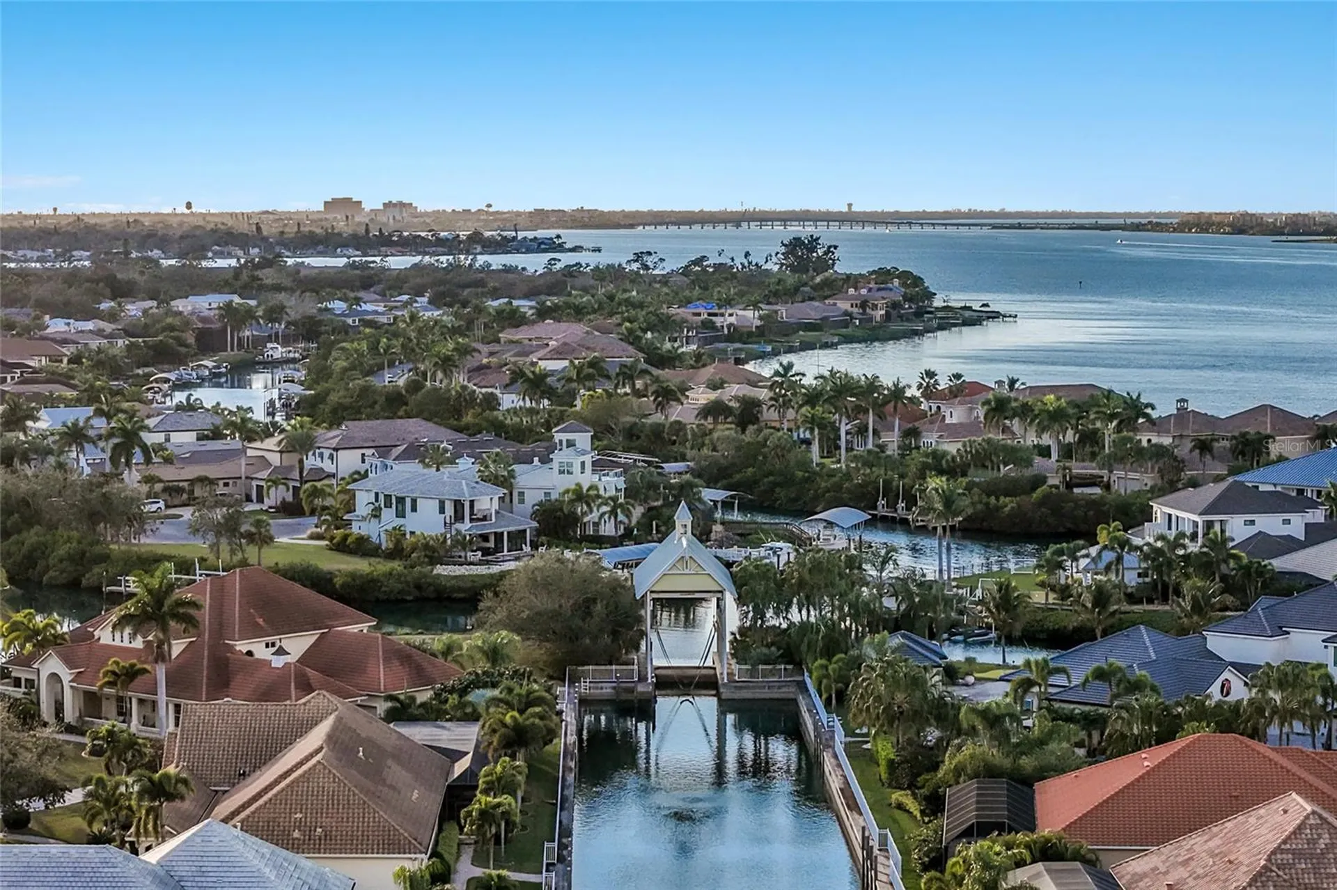 525 Mast Drive Bradenton FL 34208