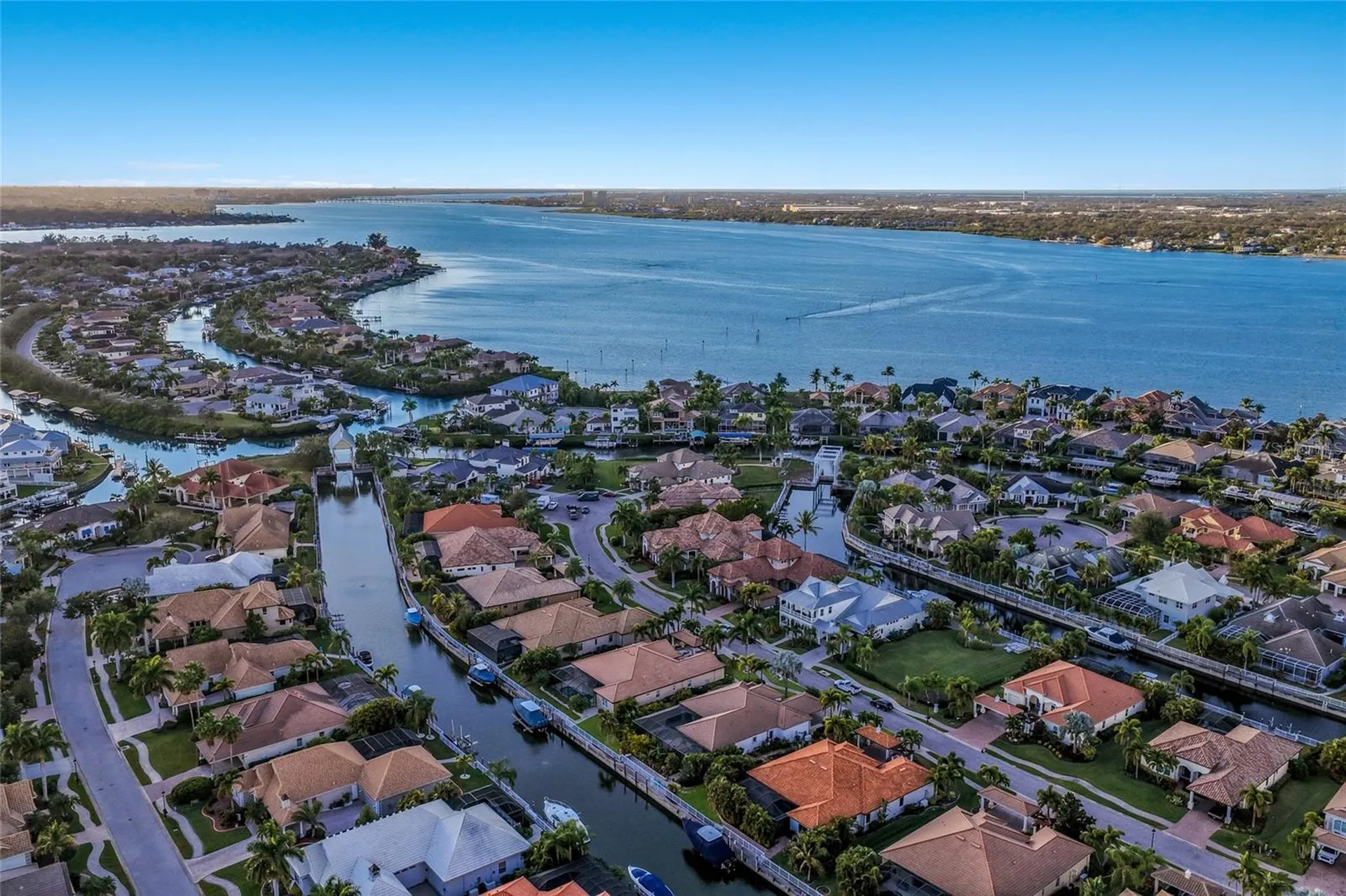 525 Mast Drive Bradenton FL 34208